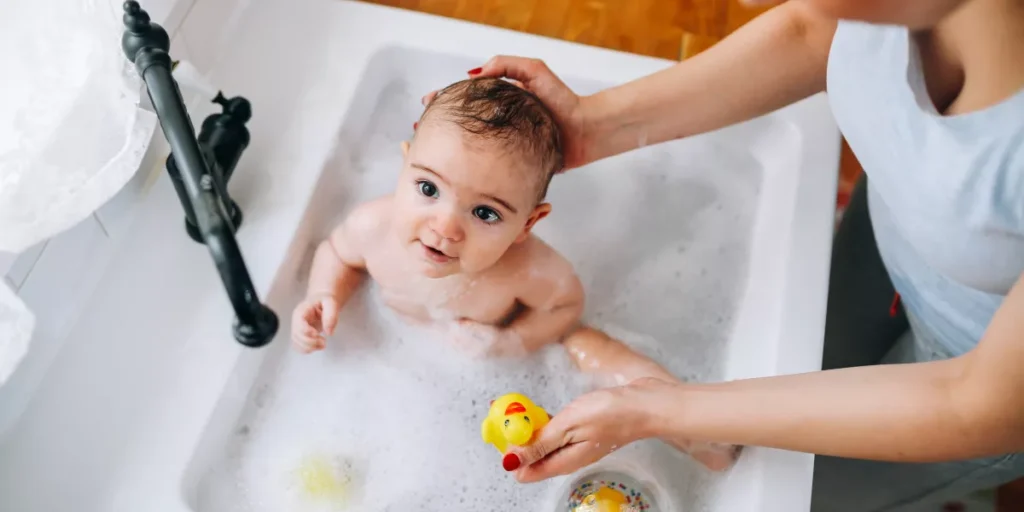 Bathe-a-Baby-With-Eczema-1024x512.webp.webp