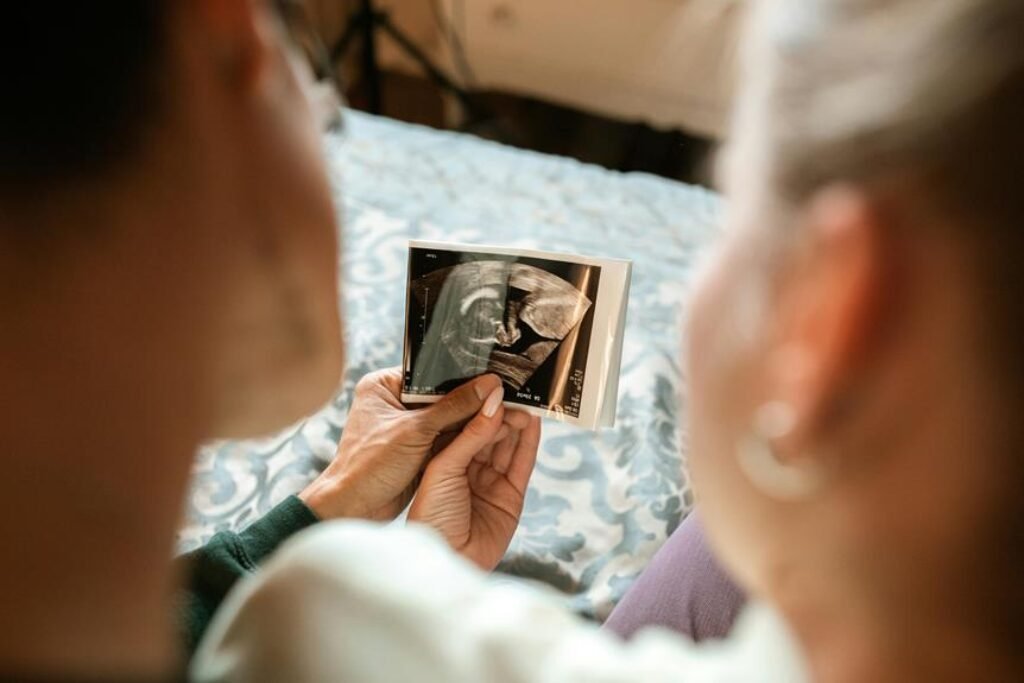 navigating_pregnancy_milestones_weekly-1024x683.jpeg