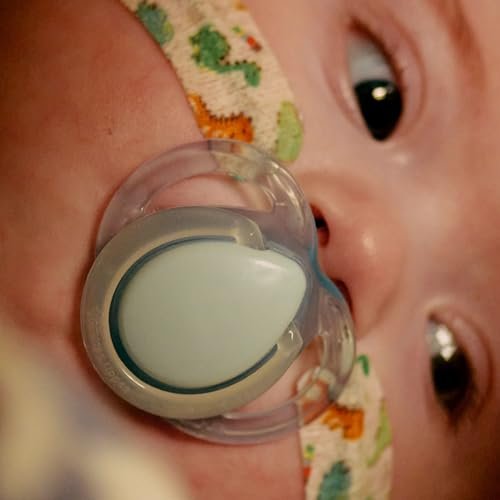 Tommee Tippee Night Time Pacifier, 0-6 Months, Symmetrical Silicone Baglet, BPA-Free Binkies, Glow in The Dark Technology, Pack of 2 with Reusable Sterilizer Pod
