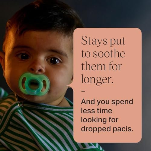 Tommee Tippee Stay Put Pacifier Set, Contains 2 Ultra-Light StayPut Glow in the Dark Pacifiers and 2 Ultra-Light StayPut Pacifiers, 0-6 Months, Colors May Vary, One-Piece Silicone Design, Pack of 4