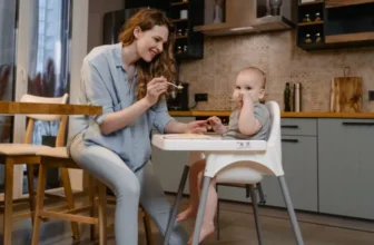 How Can You Establish a Feeding Schedule for Your Baby?