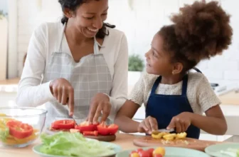 A Postpartum Nutrition Guide for Busy Moms