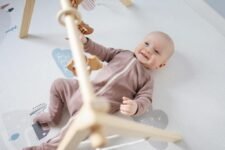 How to Select Baby Clothes for Sensitive Skin