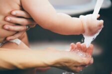 How Do You Clean Your Baby’s Sensitive Skin?